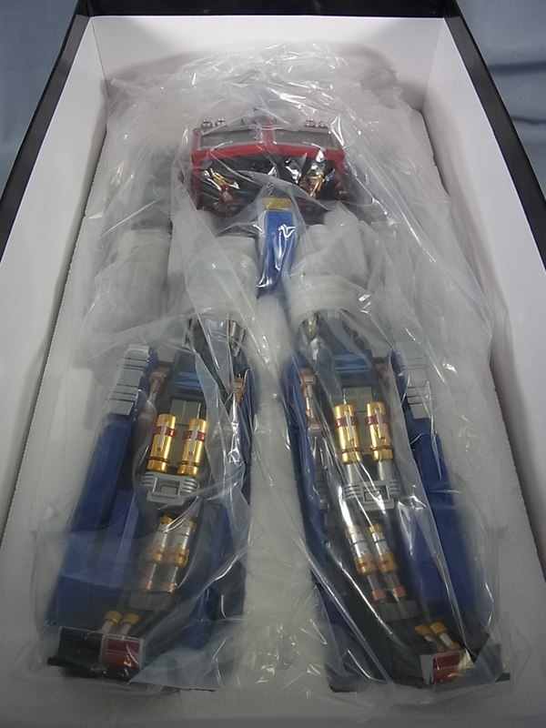 Unboxing Images Ultimetal Optimus Prime Reveal Amazing Details Of Super Collectible Figure  (19 of 61)